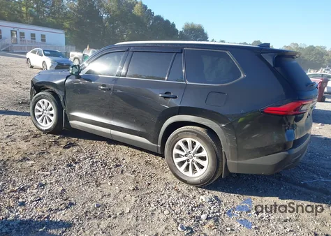 2024 Toyota Grand Highlander Xle z USA, uszkodzony, nr VIN 5TDAAAA55RS007781